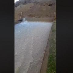 شاهد بالفيديو: فيضان أول سد في الأردن لهذا الموسم