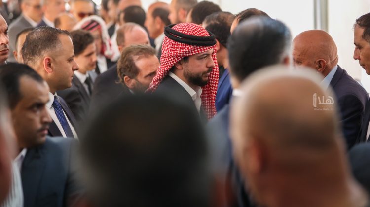 ولي العهد: الاعتداء على المواطنين في دور العبادة عمل جبان وغادر