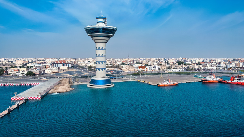 فرنسا: ندرس خيارات مع السعودية لحماية ميناء ينبع النفطي