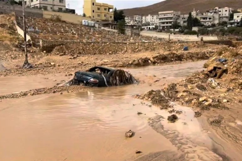 الارصاد الأردنية تحذر : سيول ورعد وبرد الثلاثاء