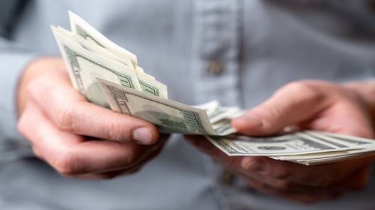 4.5 مليار دولار من المغتربين في عام واحد ..  أموال الأردنيين بالخارج تعزز الاقتصاد الوطني