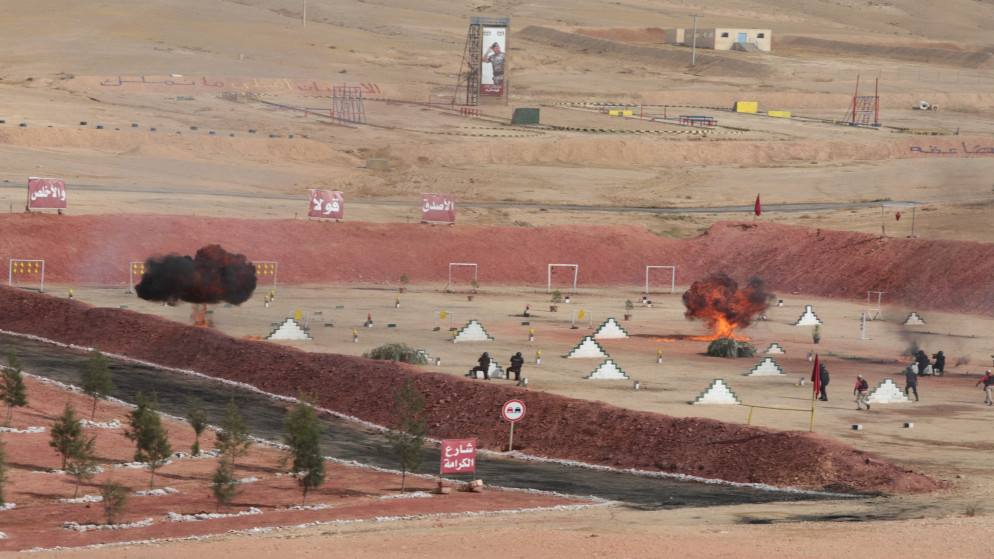 مدير الأمن العام يتابع تمرين السيف القاطع