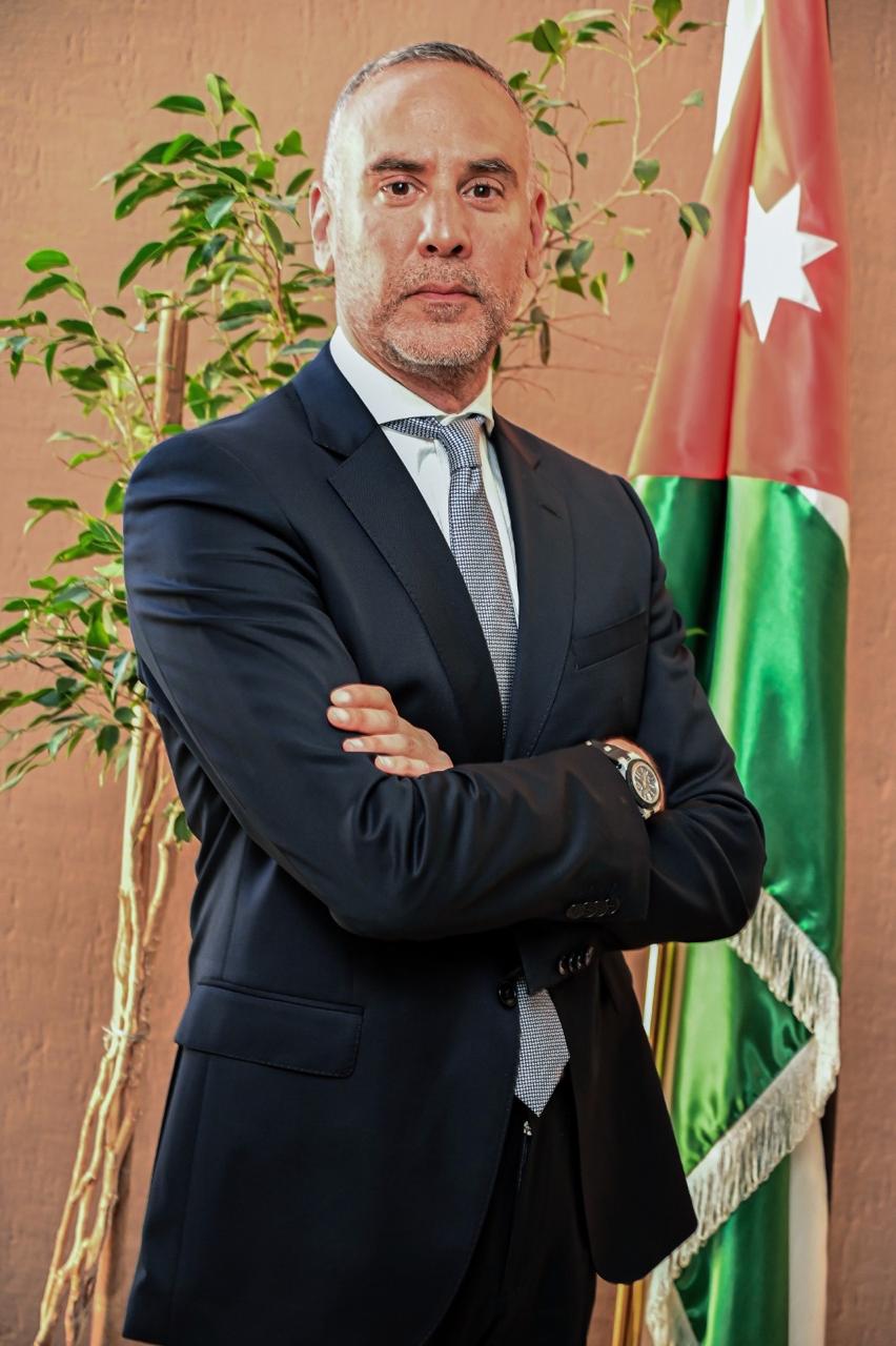 الساكت: الإصلاح الإداري يجب أن يسبق تقليص أيام الدوام، لا أن يأتي على حساب مصالح الاقتصاد الوطني.