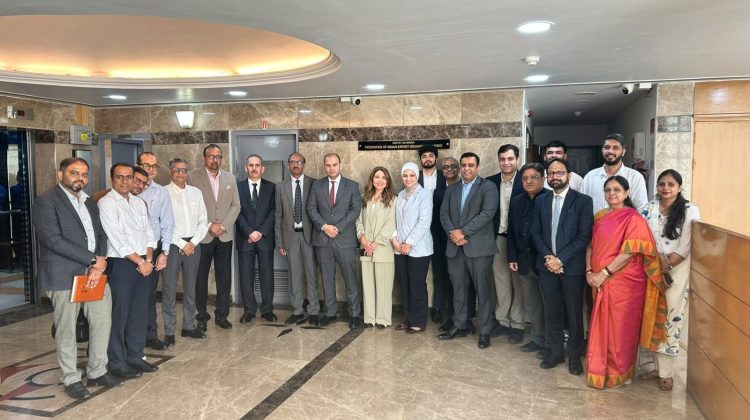 وزارة الاستثمار تختتم جولة ترويجية في الهند لجذب استثمارات بقطاع المنسوجات والألبسة