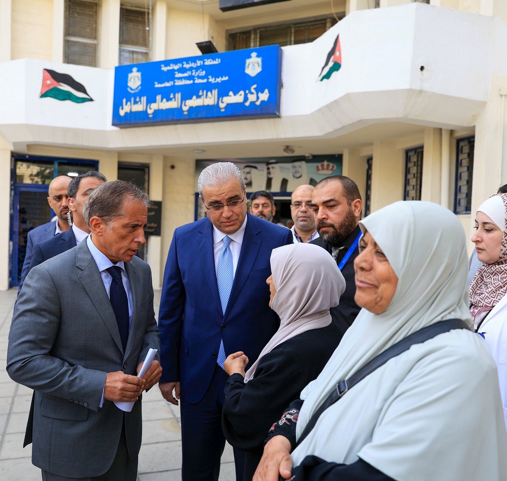 حسان يتفقد مركز صحي الهاشمي الشمالي ويوجه بتحديث أجهزته الطبية ورفده بالكوادر اللازمة