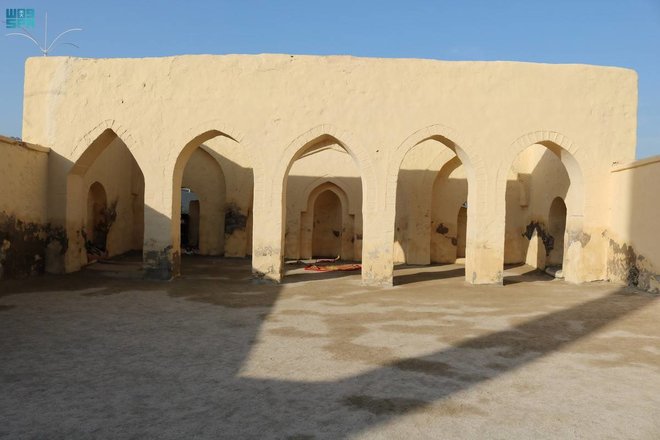 القتل تعزيرًا لجانيين فعلا الفاحشة بأحد مساجد مكة