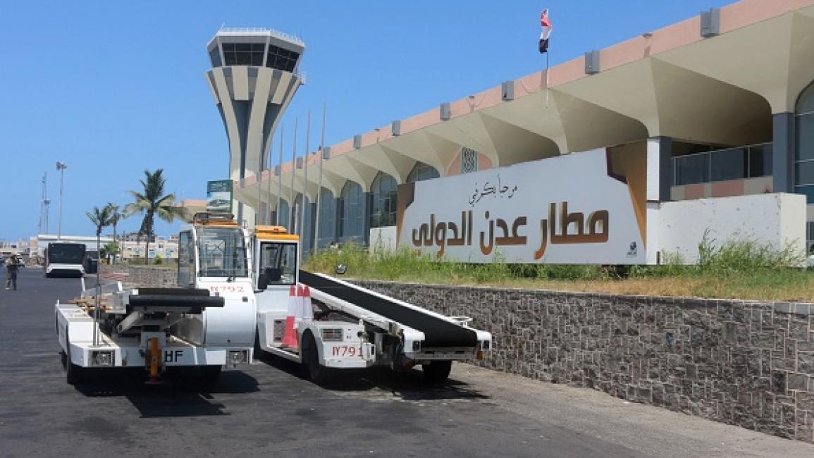 الحوثيون يستهدفون مطار عدن بصاروخين باليستيين
