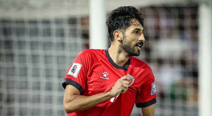 عودة النجم الأردني ..  وسم "يزن النعيمات" يتصدر وسائل التواصل بعد انتظامه بتدريبات شباب الأهلي الإماراتي.
