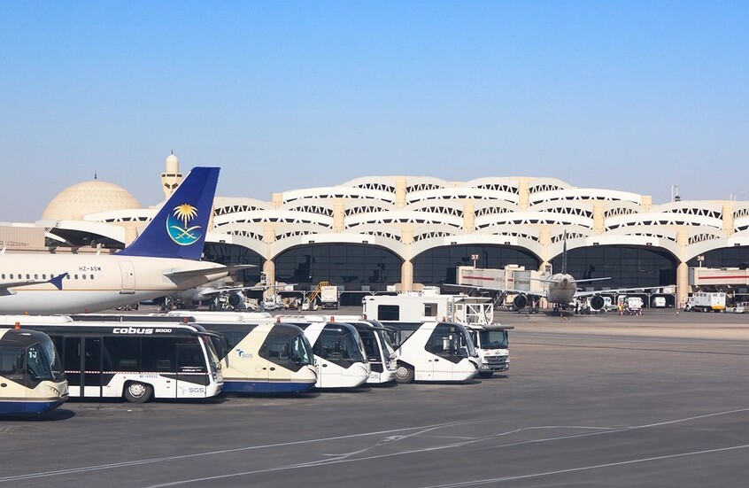الحوثيون يجددون التحذير من استخدام مطار الرياض