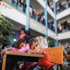 “إبادة تعليمية” في غزة ..  خبراء يحذرون