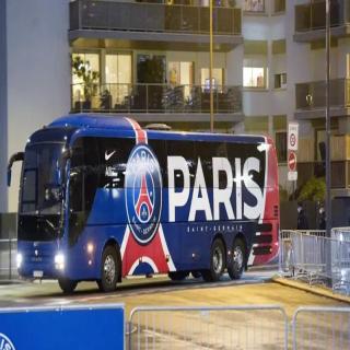 حافلة باريس تغادر وتترك مبابي وحيداً