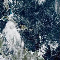 فلوريدا تحبس أنفاسها وتستعد للإعصار المخيف بالمتاريس