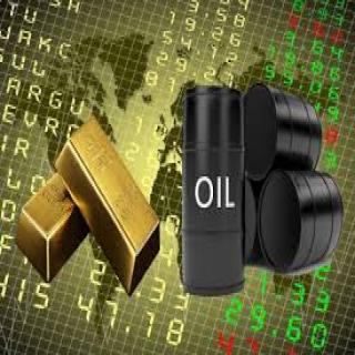 خبير استراتيجي يستعرض أسباب انخفاض أسعار النفط والذهب  