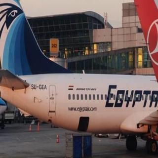 تغيير مسار رحلة مصر للطيران المتجهة إلي نيويورك لإنقاذ حياة راكبة