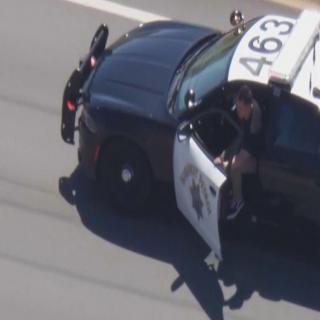 شاهد بالفيديو: لحظة مصرع سارق سيارة شرطة في أميركا  