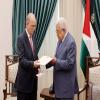 مصطفى يشكل الحكومة الفلسطينية الجديدة ويحتفظ بحقيبة الخارجية